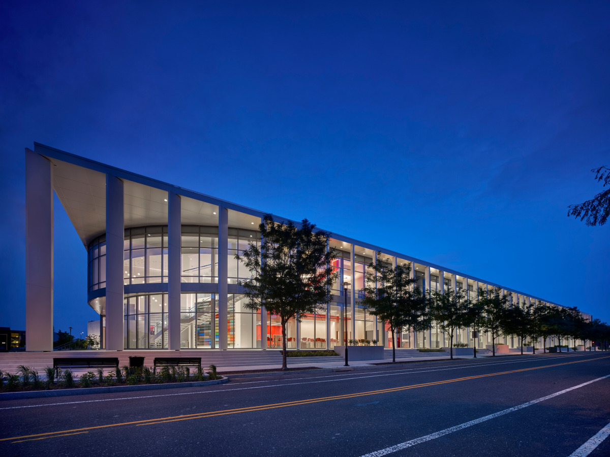 Axalta ouvre le plus grand centre de recherche et de développement du monde dédié aux peintures et à la couleur au Navy Yard de Philadelphie, États-Unis
